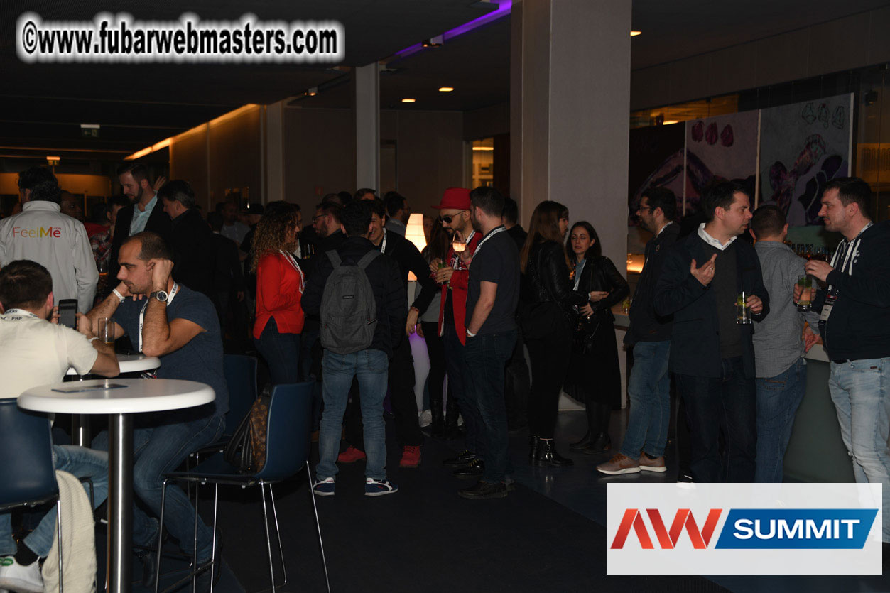 Stripcash Happy Hours