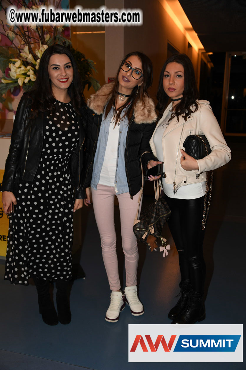 Stripcash Happy Hours