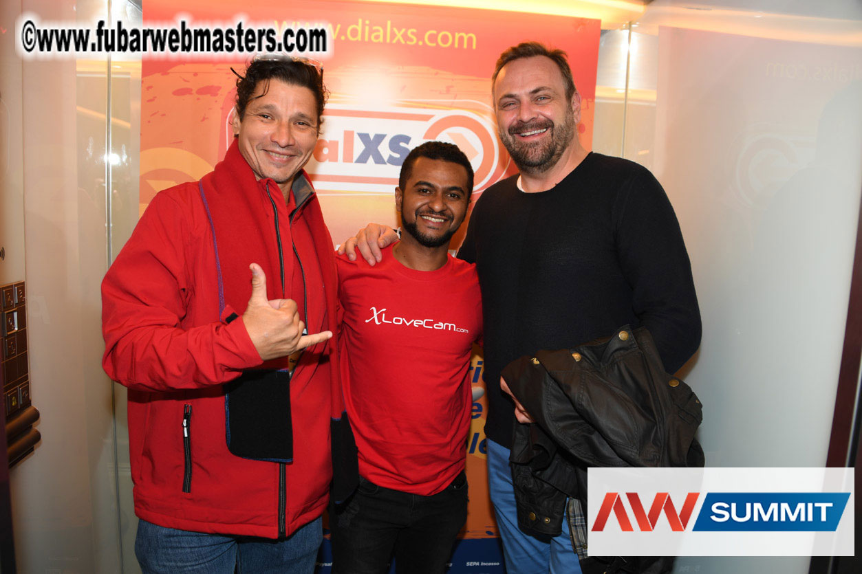 Stripcash Happy Hours