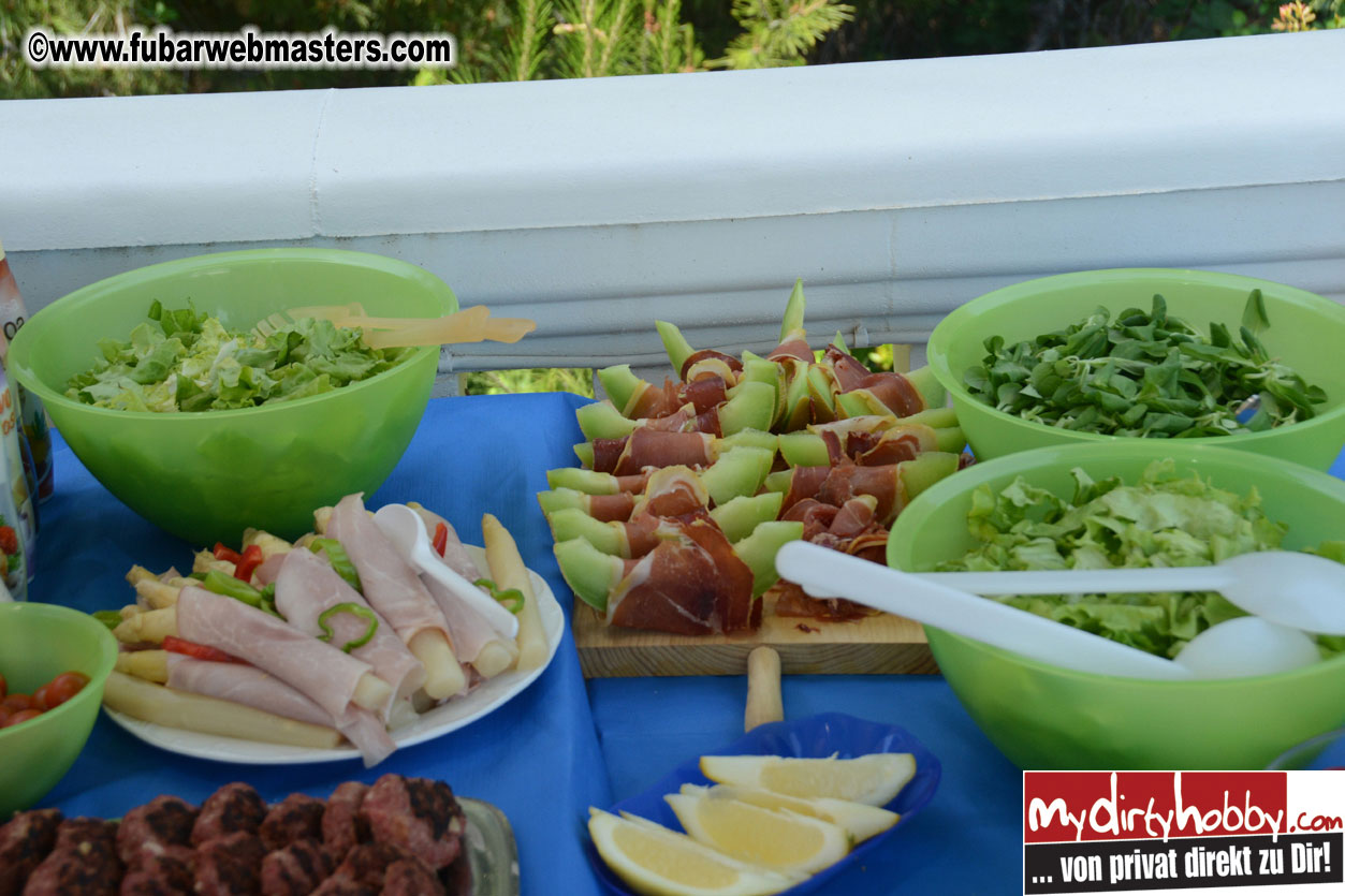 Traditional MOMO Party @ Thommy & Alena's