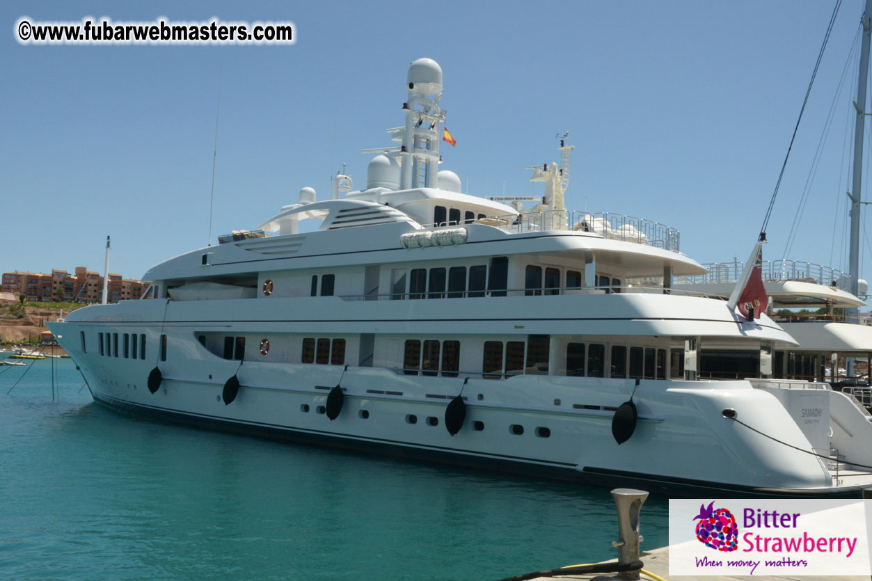 Boat trip with cool drinks & hot girls