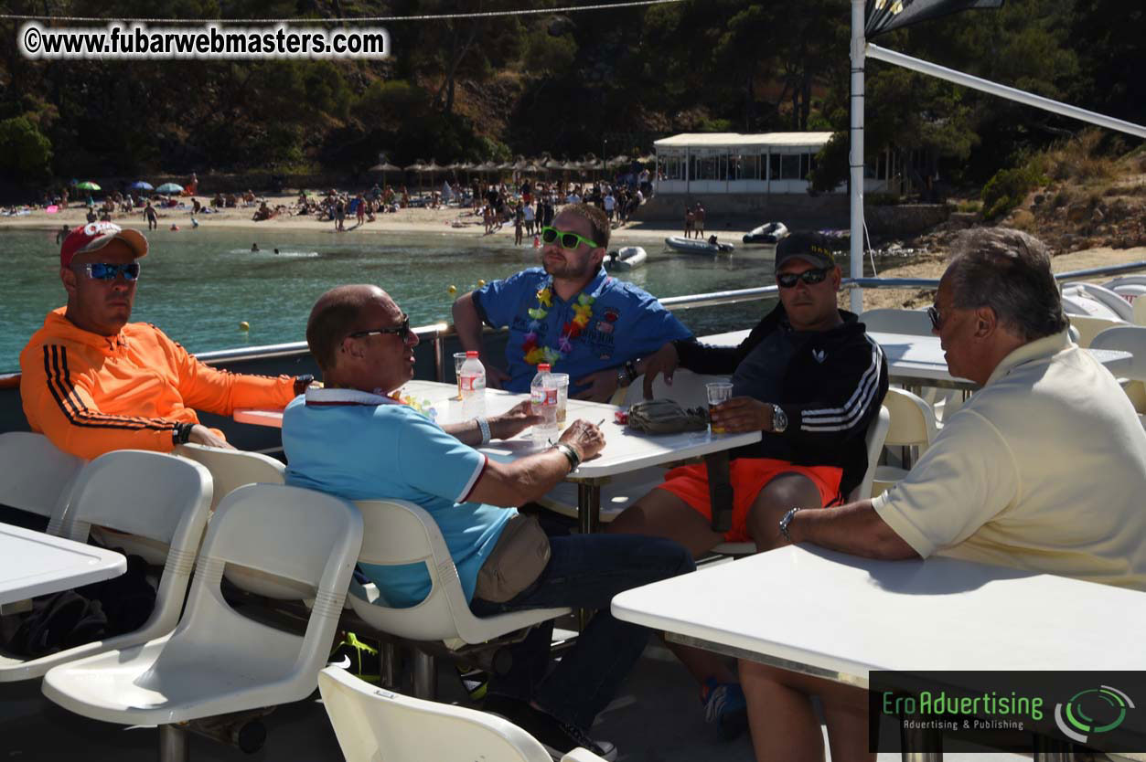 Boattrip with cool drinks & hot girls