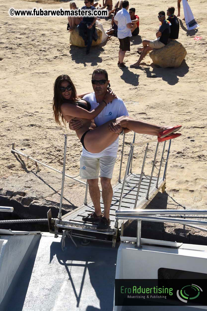 Boattrip with cool drinks & hot girls