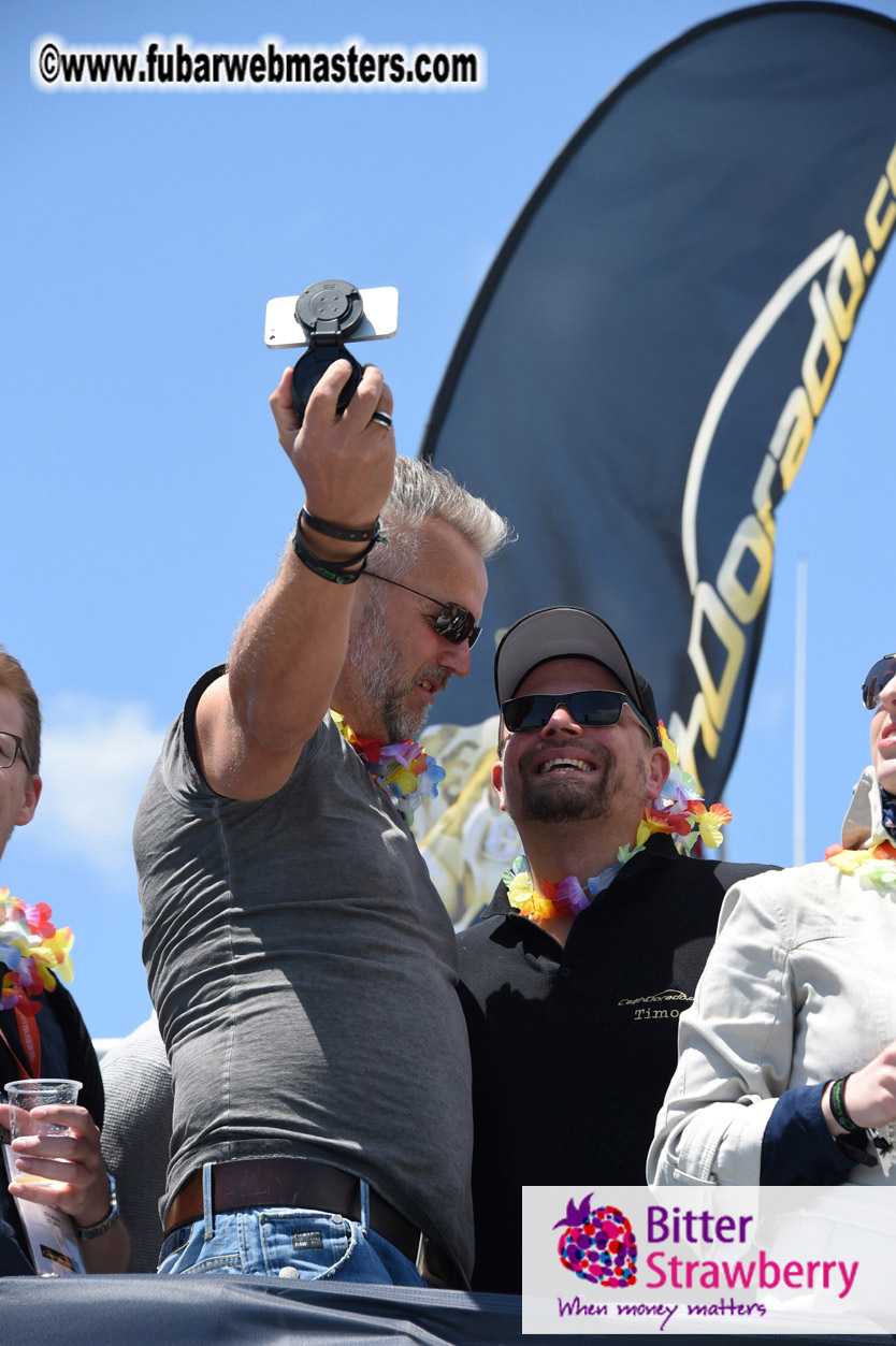 Boat trip with cool drinks & hot girls