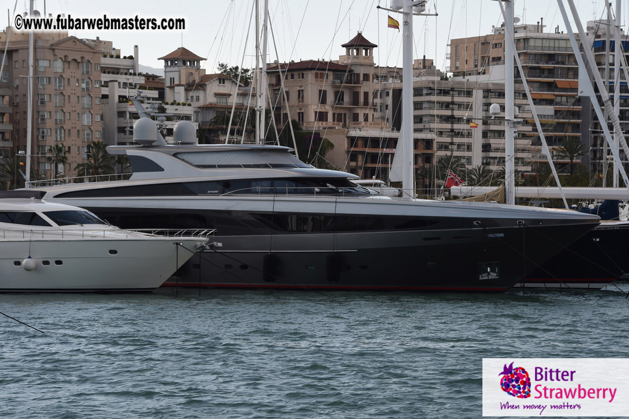 Boat trip with cool drinks & hot girls