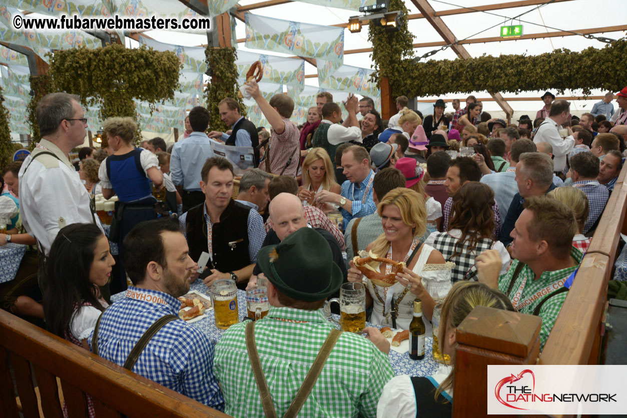 Beer tent seating in the legendary Hofbr?ñu Festze