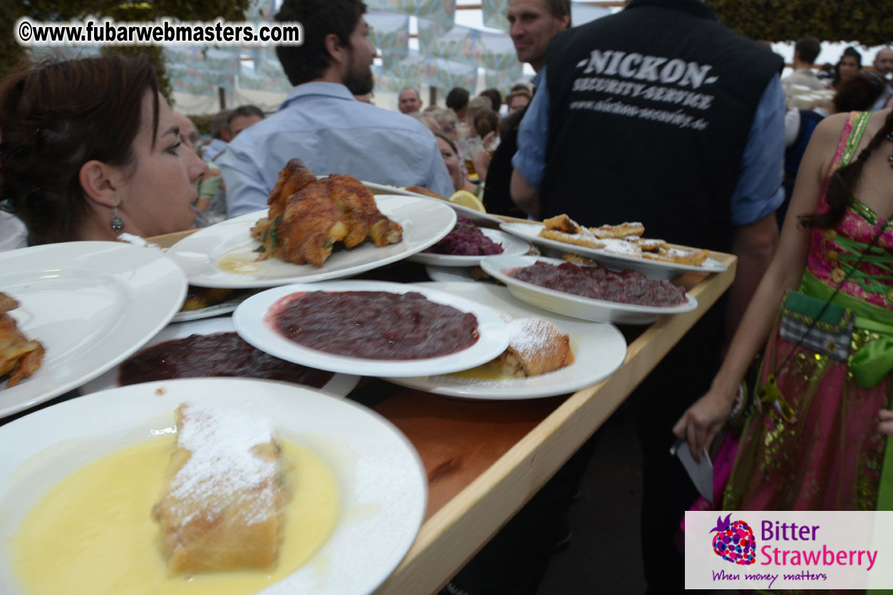 Beer tent seating in the legendary Hofbr?ñu Festze