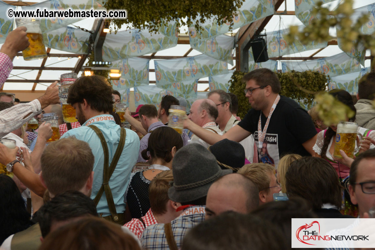 Beer tent seating in the legendary Hofbr?ñu Festze