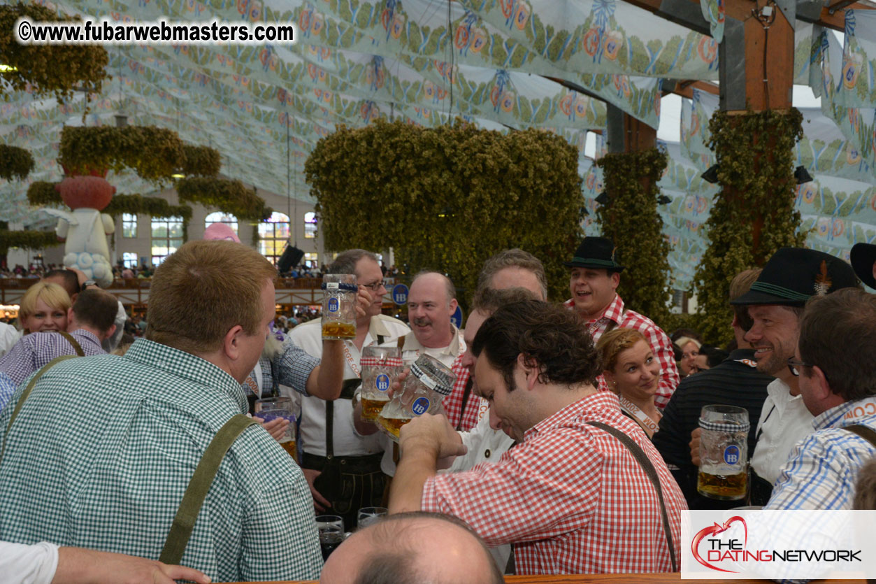 Beer tent seating in the legendary Hofbr?ñu Festze