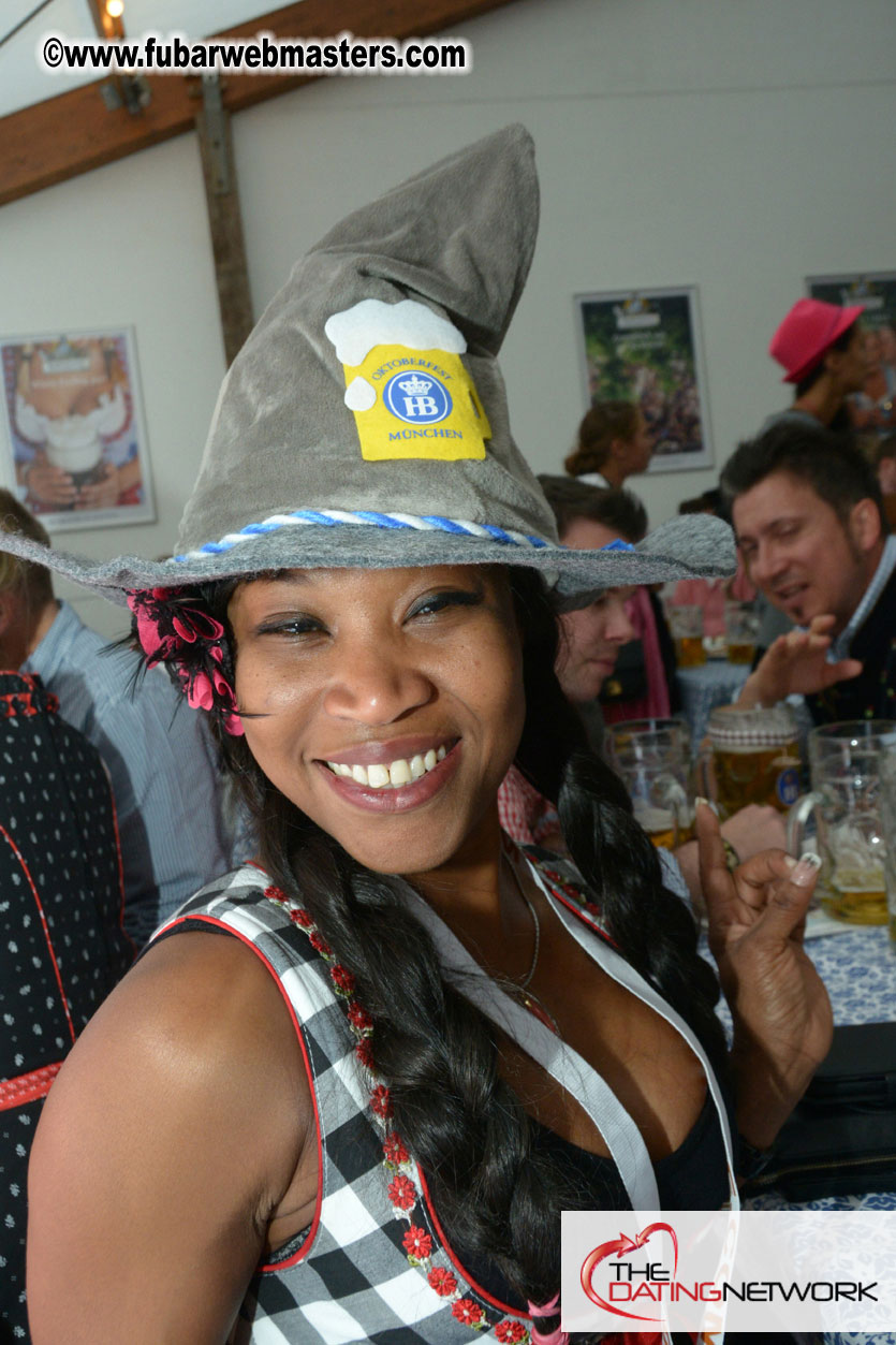 Beer tent seating in the legendary Hofbr?ñu Festze