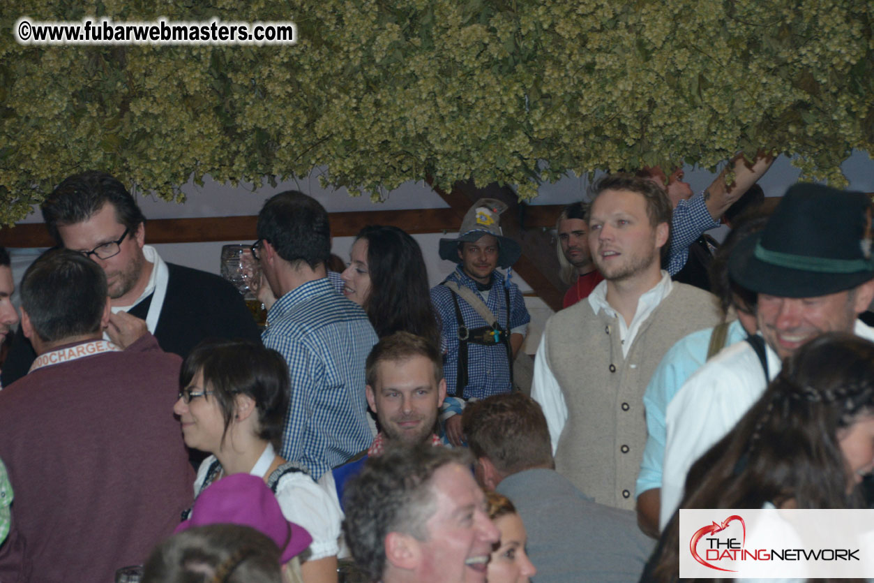 Beer tent seating in the legendary Hofbr?ñu Festze