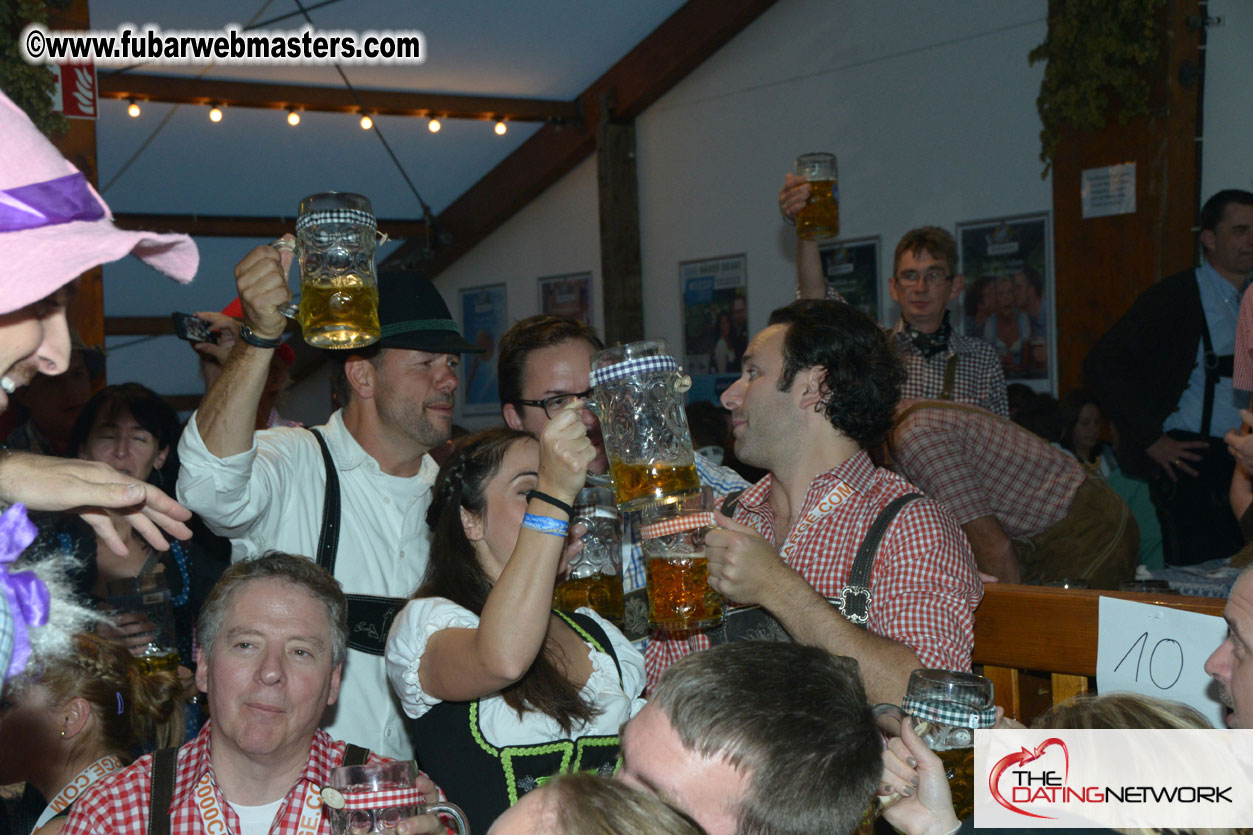 Beer tent seating in the legendary Hofbr?ñu Festze