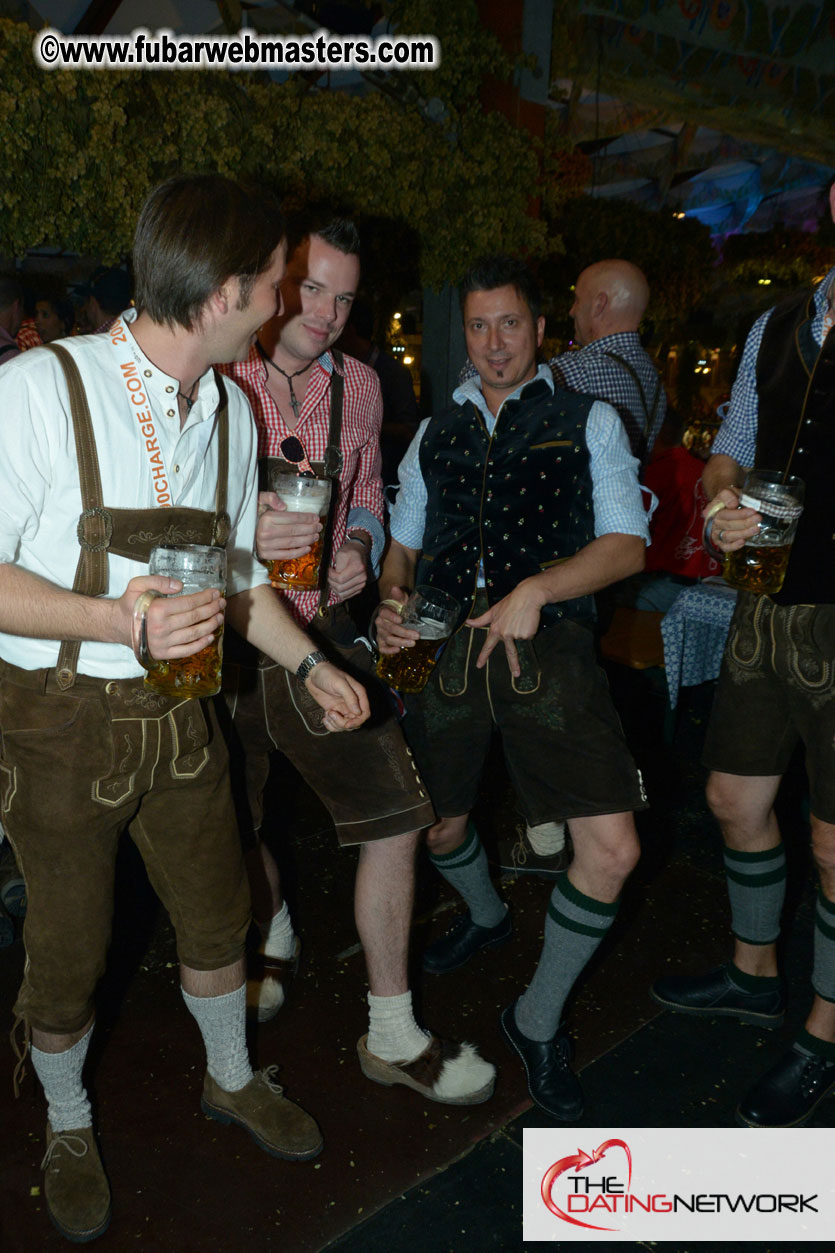 Beer tent seating in the legendary Hofbr?ñu Festze