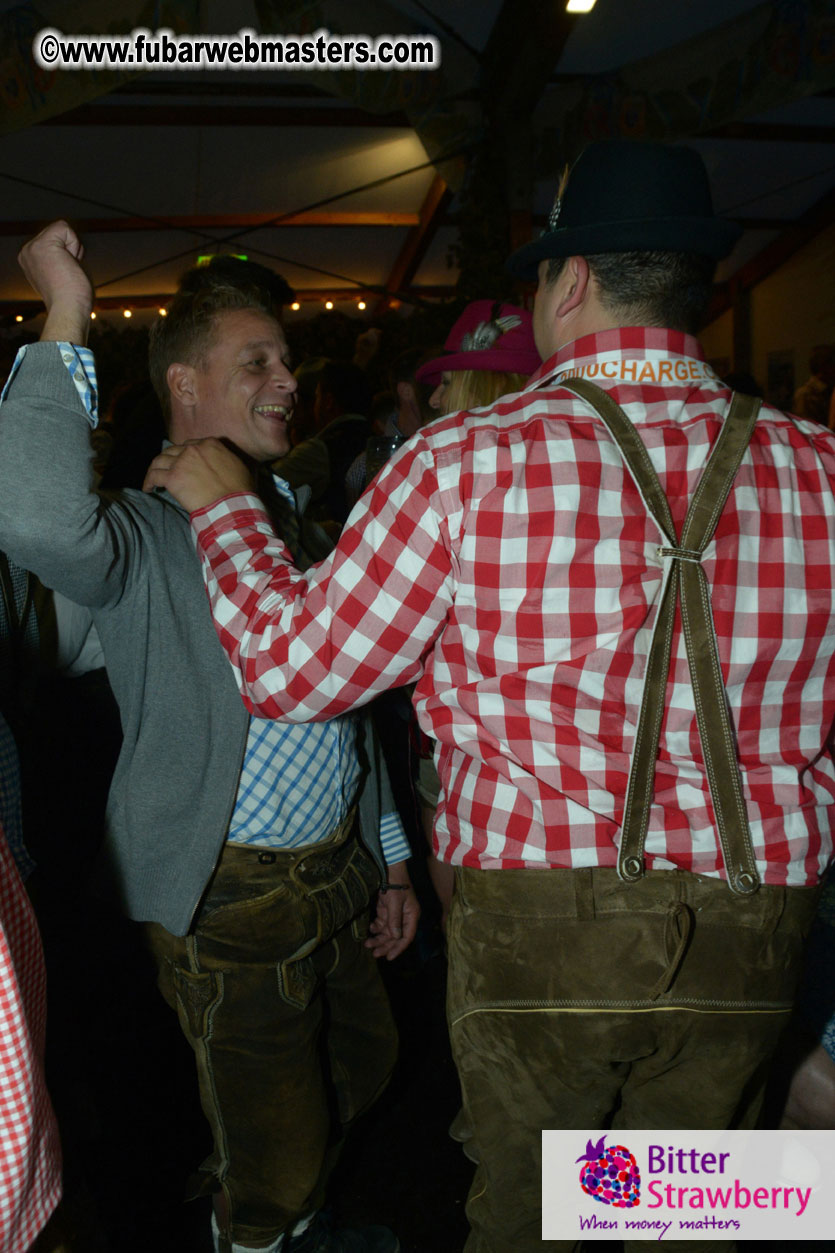 Beer tent seating in the legendary Hofbr?ñu Festze