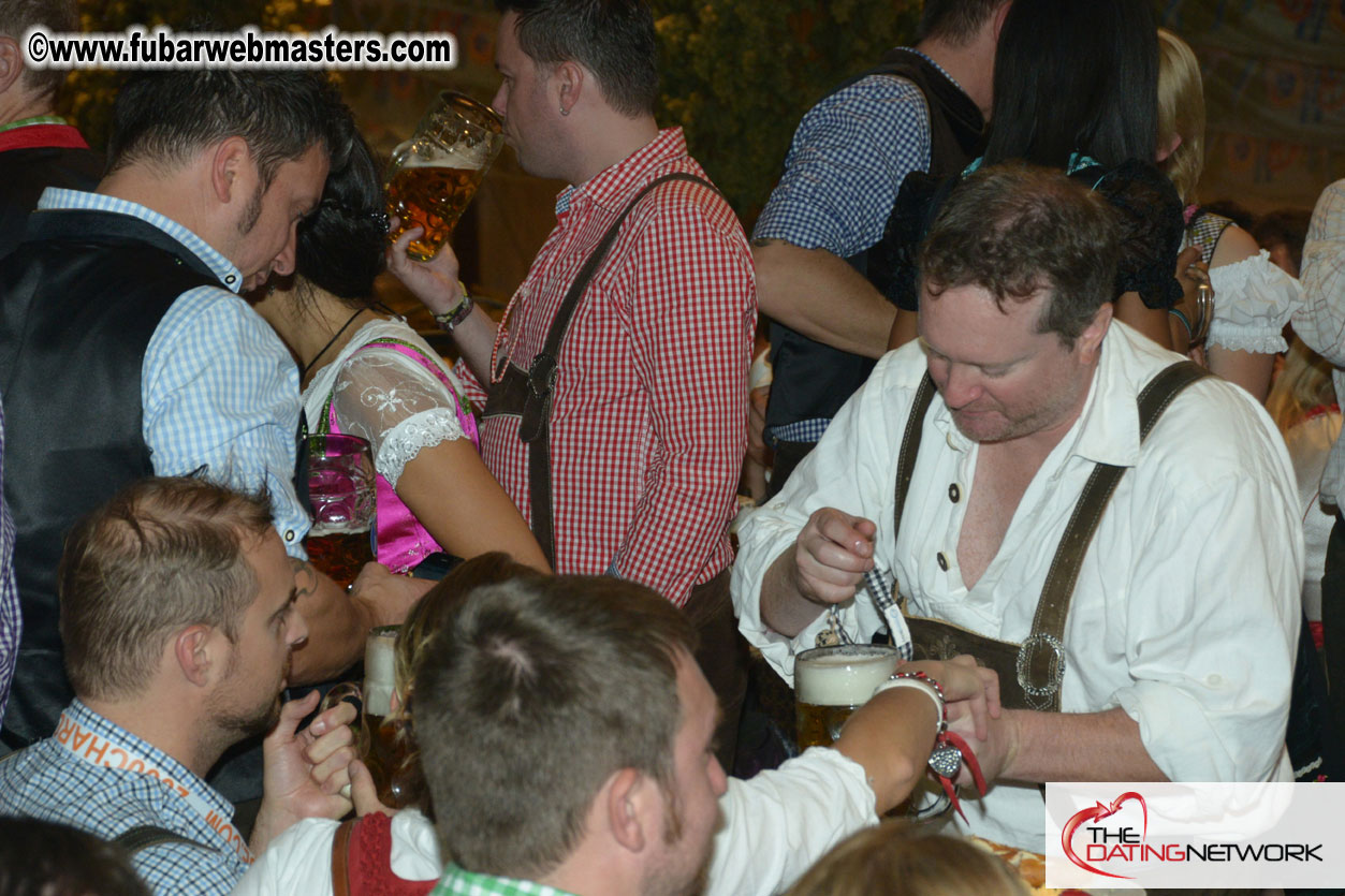 Beer tent seating in the legendary Hofbr?ñu Festze