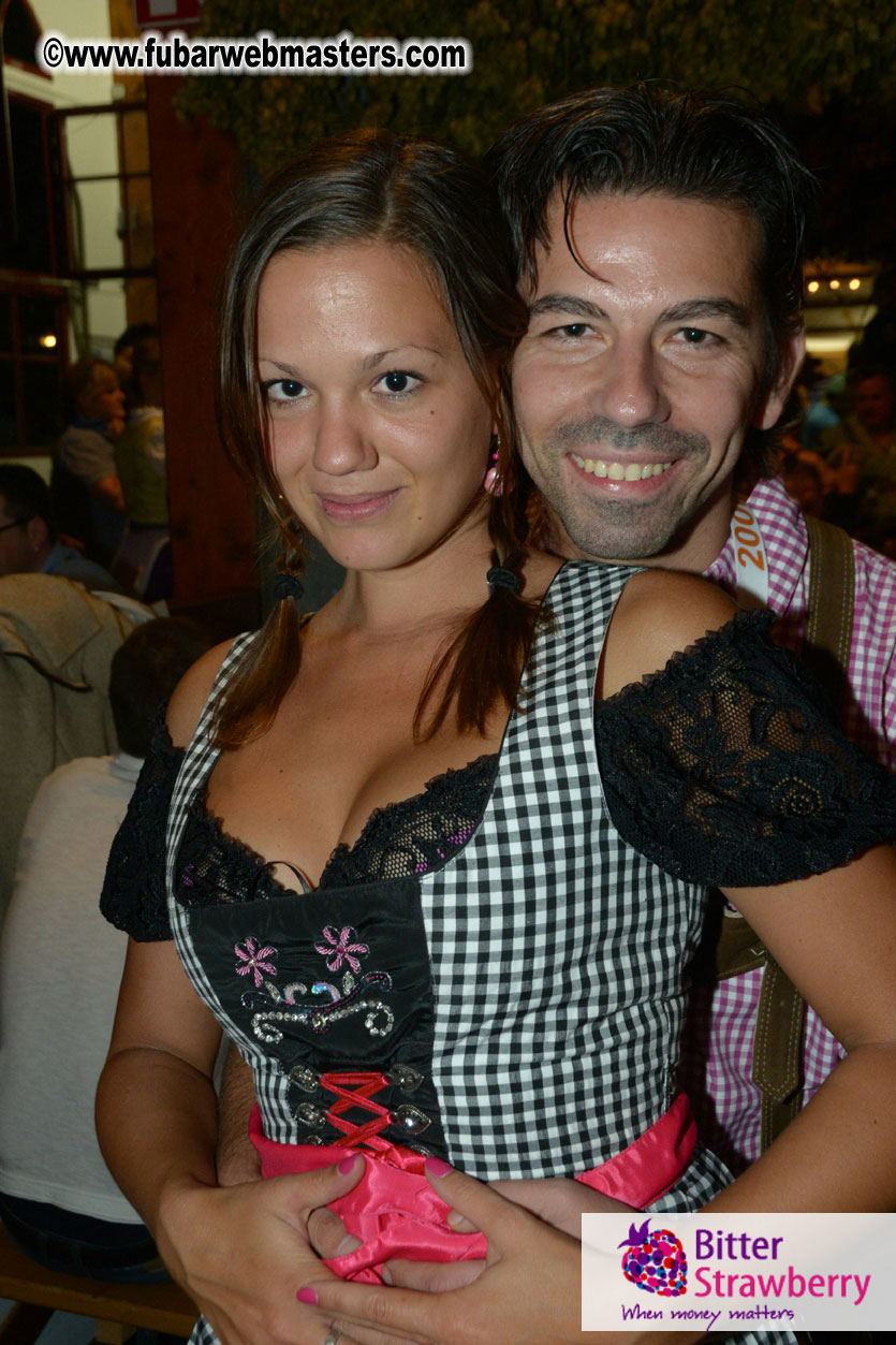 Beer tent seating in the legendary Hofbr?ñu Festze