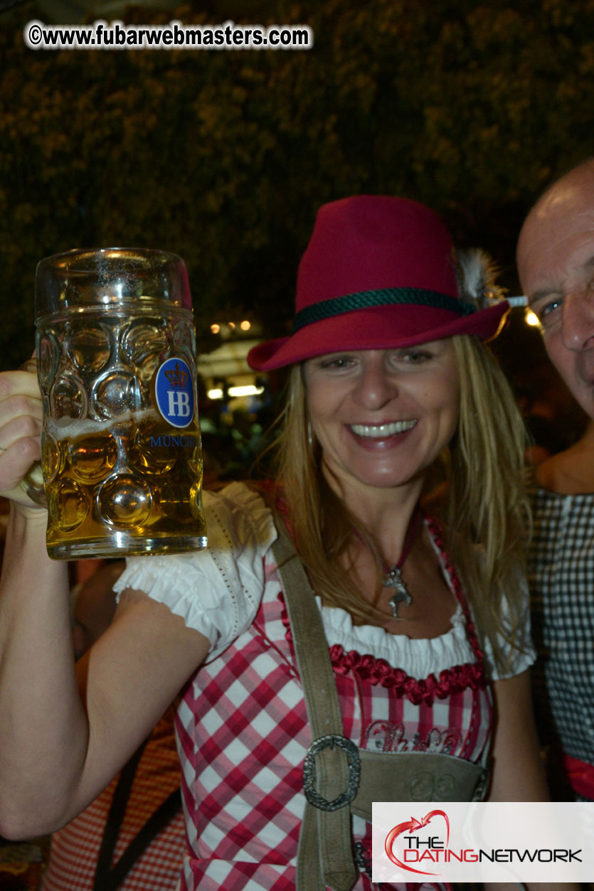 Beer tent seating in the legendary Hofbr?ñu Festze