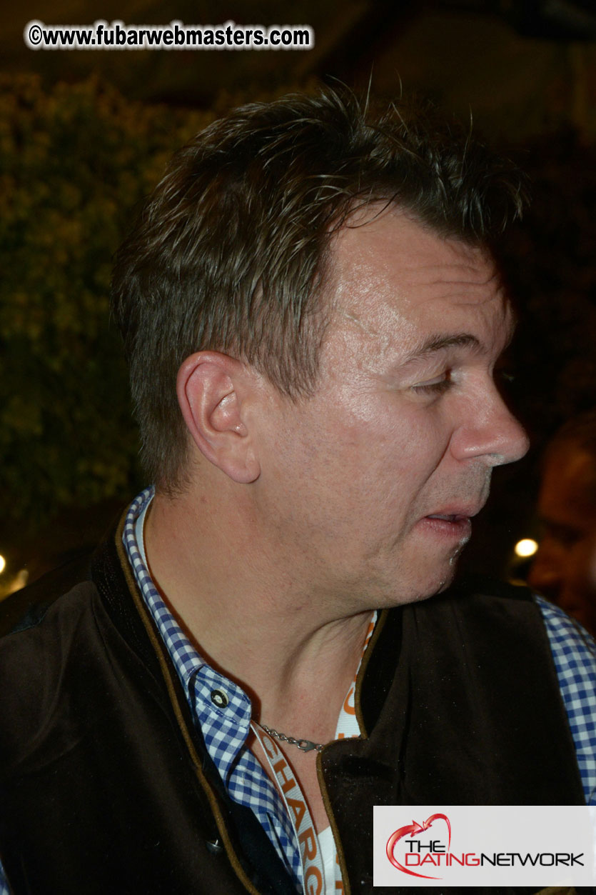 Beer tent seating in the legendary Hofbr?ñu Festze