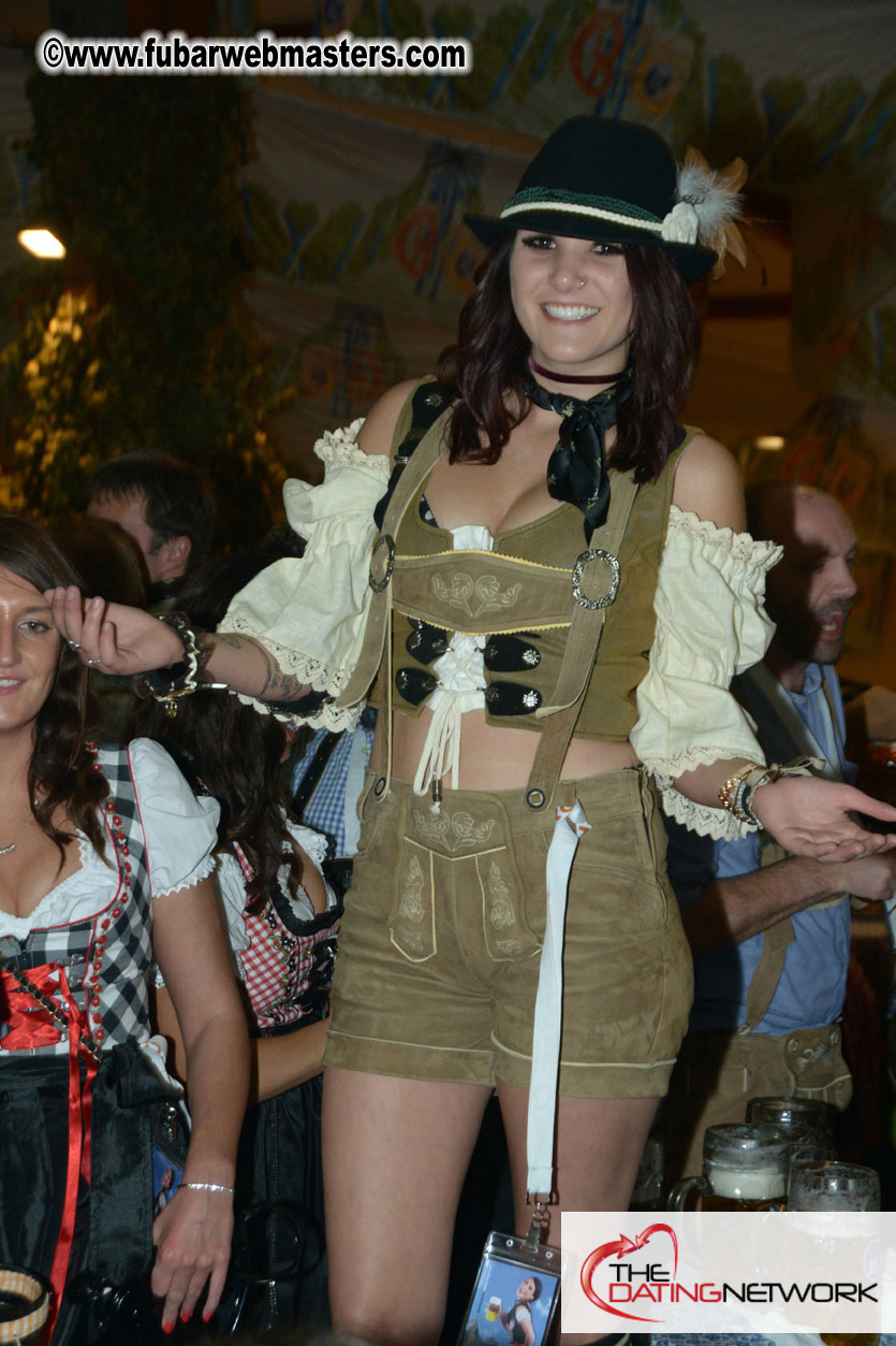 Beer tent seating in the legendary Hofbr?ñu Festze