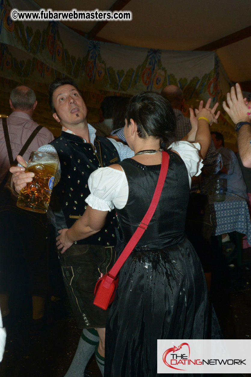 Beer tent seating in the legendary Hofbr?ñu Festze