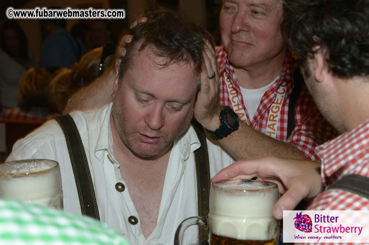 Beer tent seating in the legendary Hofbr?ñu Festze