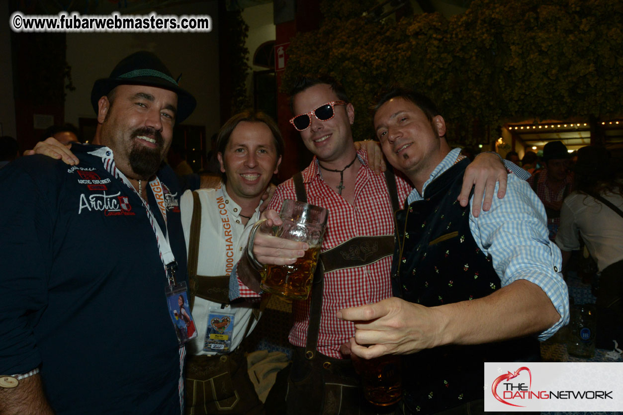 Beer tent seating in the legendary Hofbr?ñu Festze