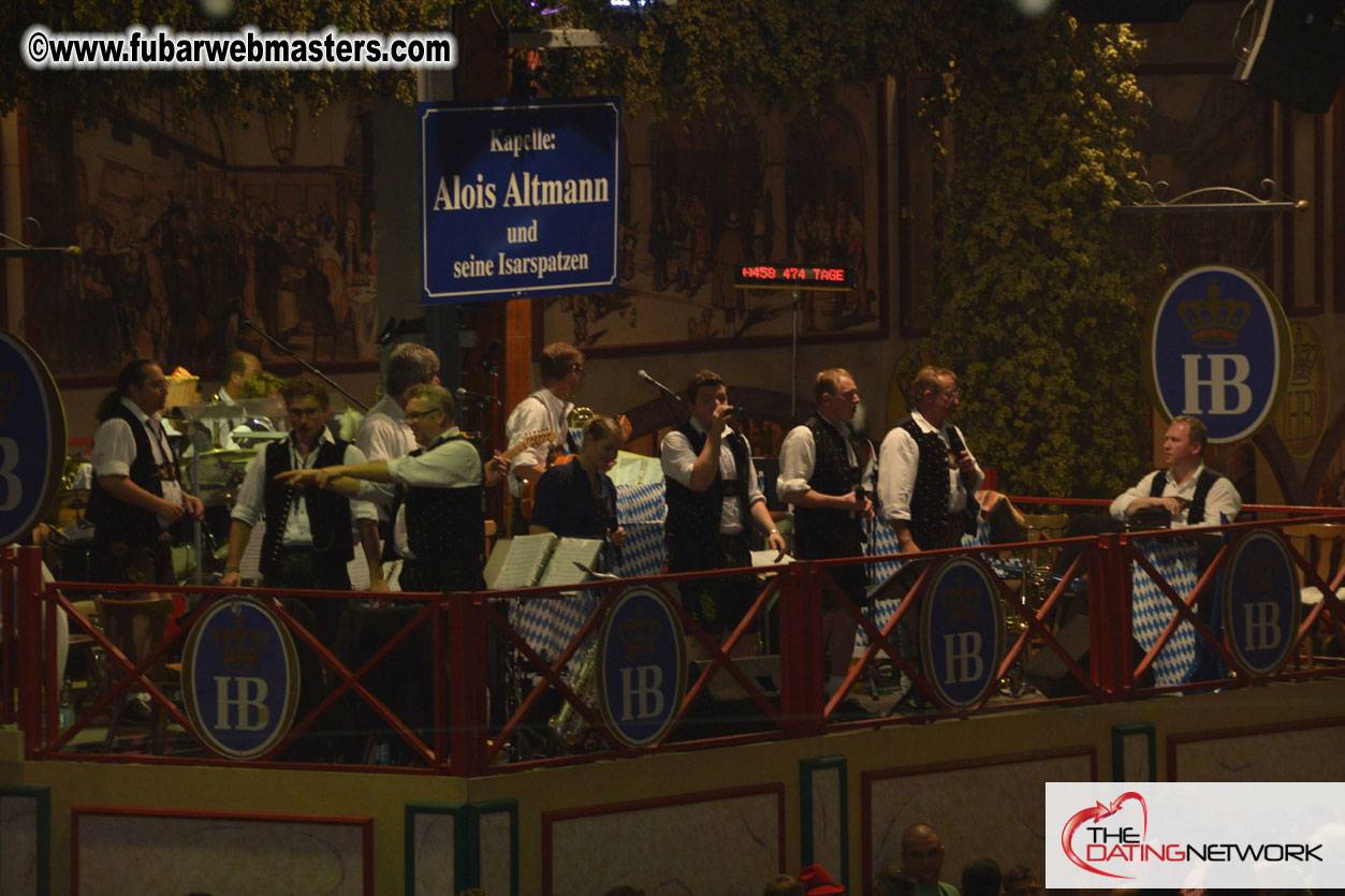 Beer tent seating in the legendary Hofbr?ñu Festze