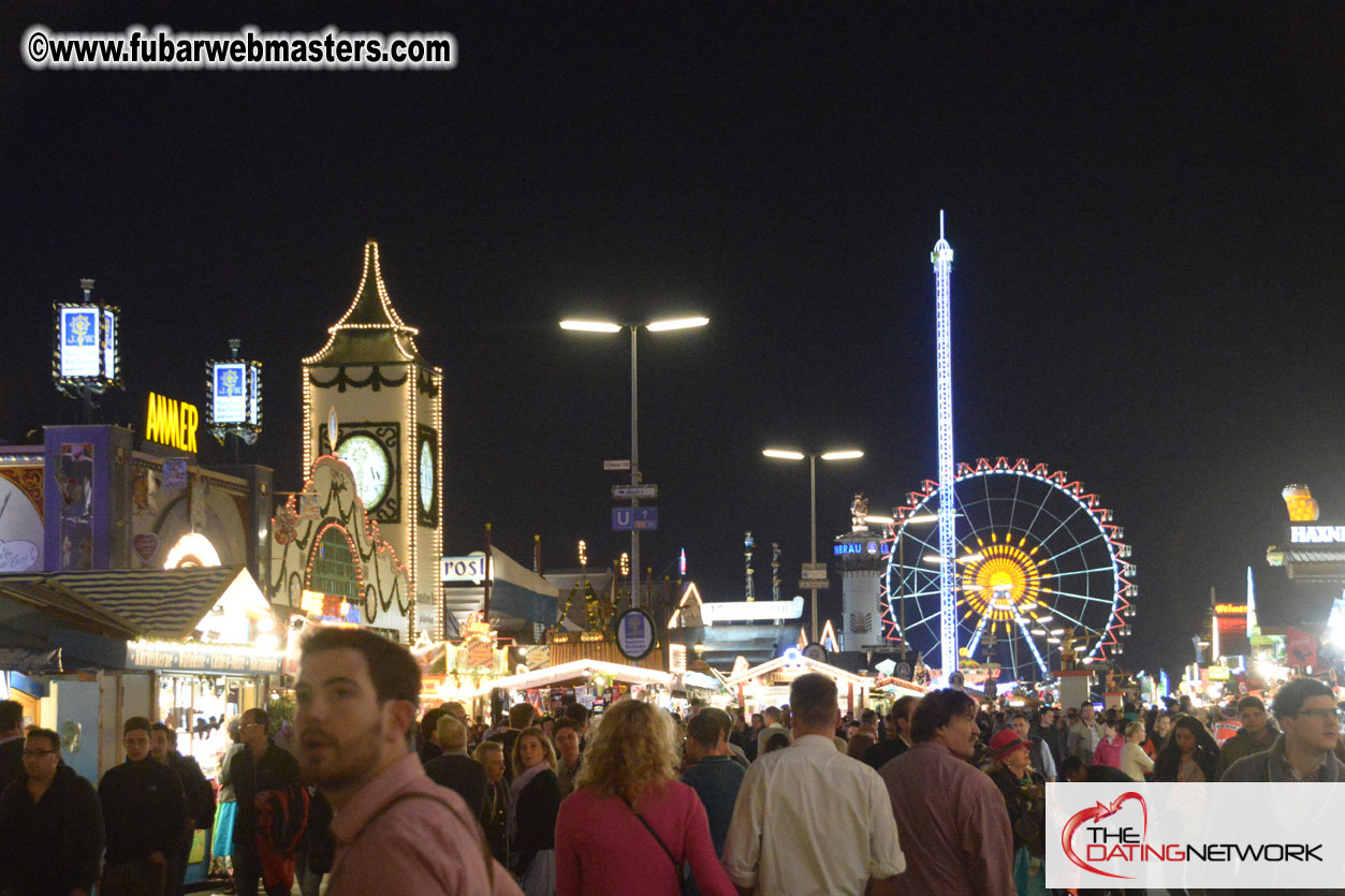 Beer tent seating in the legendary Hofbr?ñu Festze