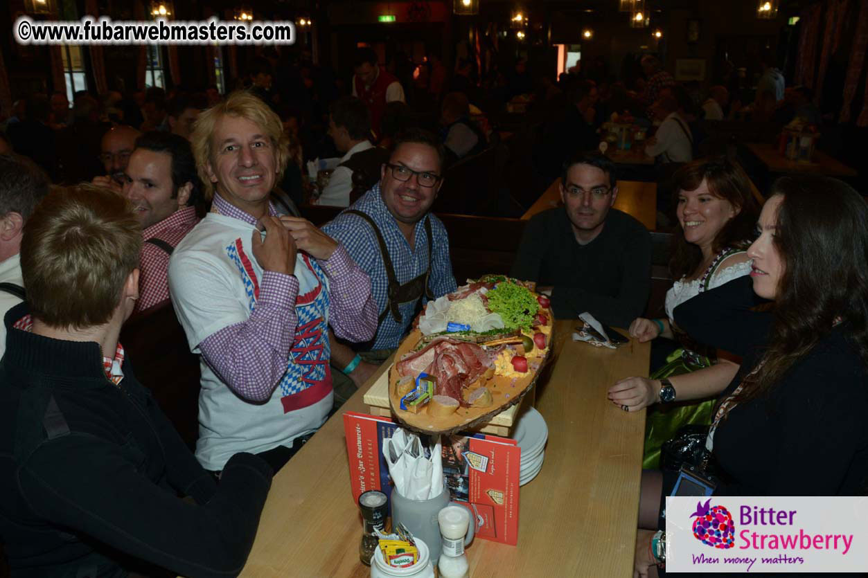 Seating in the legendary beer tent Zur Bratwurst