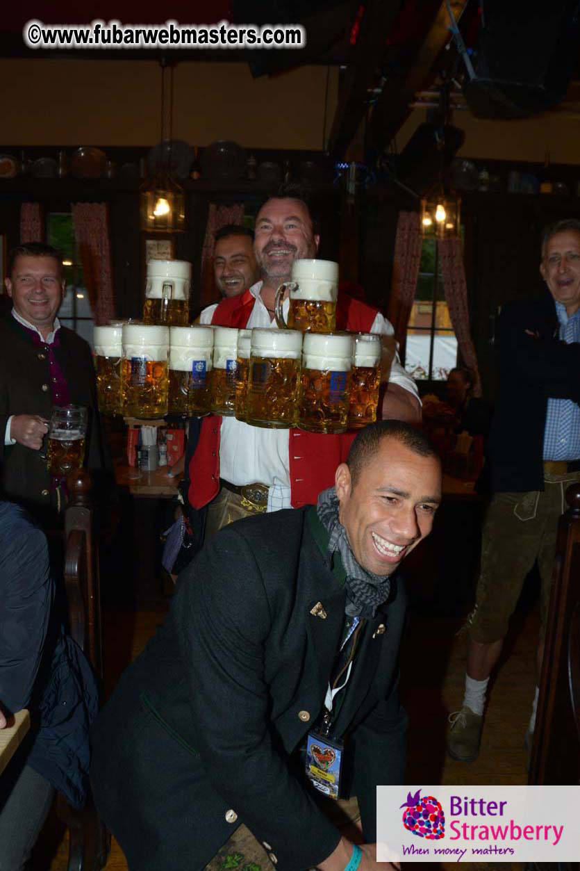 Seating in the legendary beer tent Zur Bratwurst