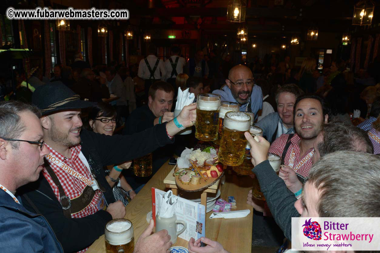 Seating in the legendary beer tent Zur Bratwurst