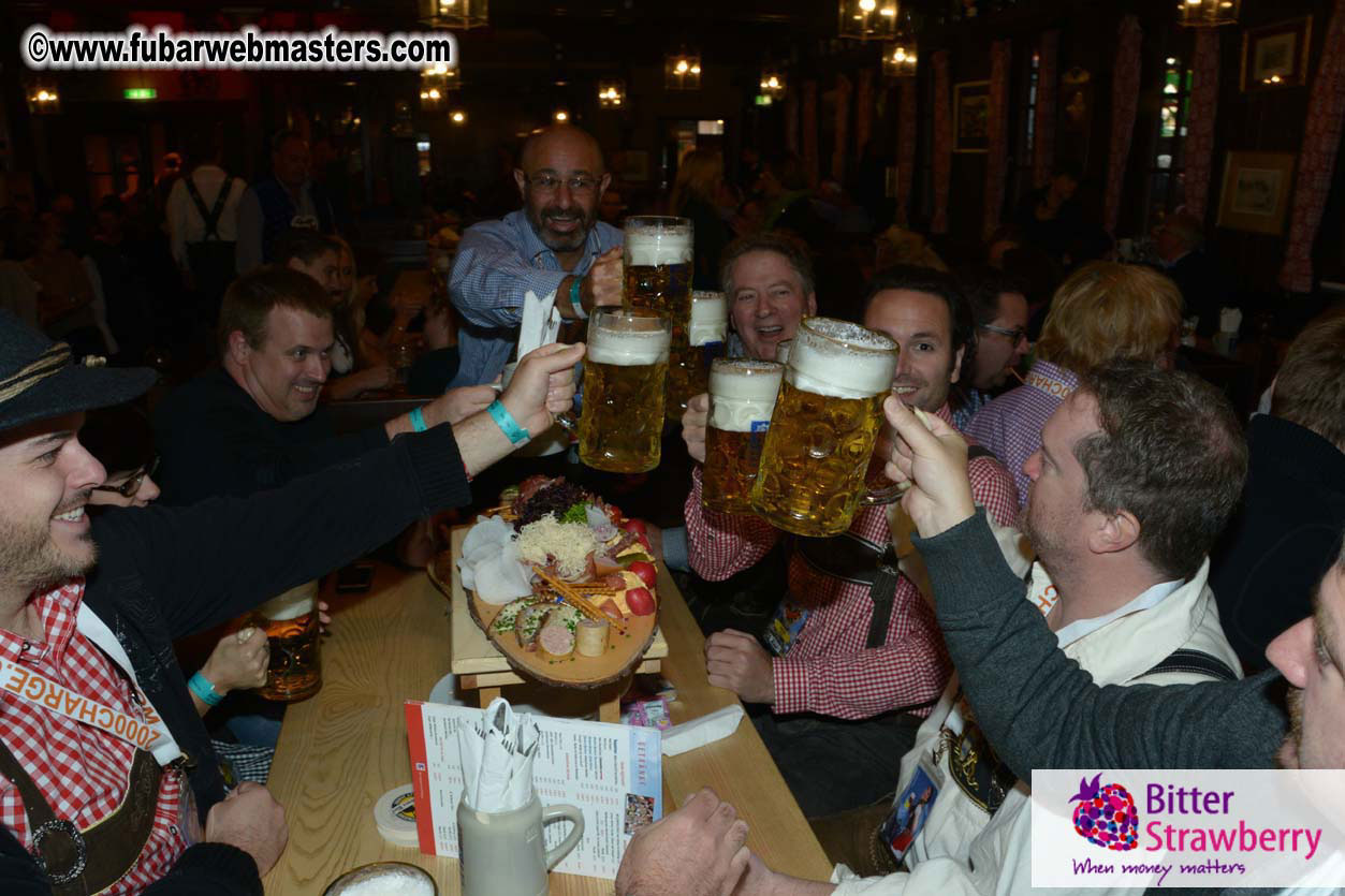 Seating in the legendary beer tent Zur Bratwurst