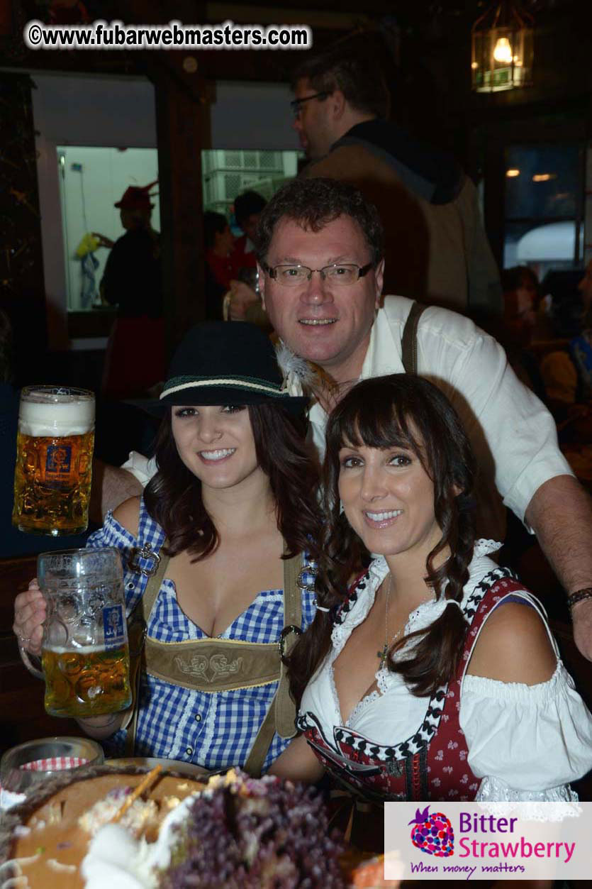 Seating in the legendary beer tent Zur Bratwurst