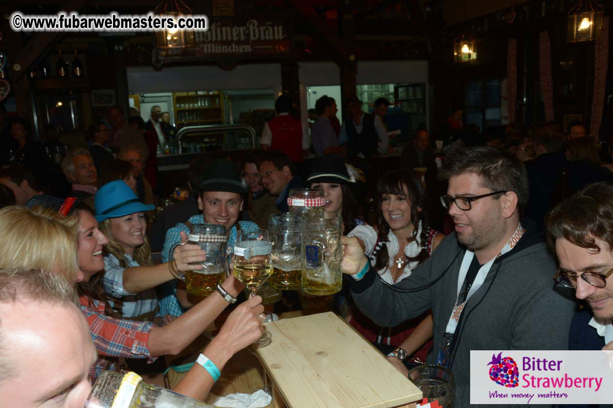 Seating in the legendary beer tent Zur Bratwurst