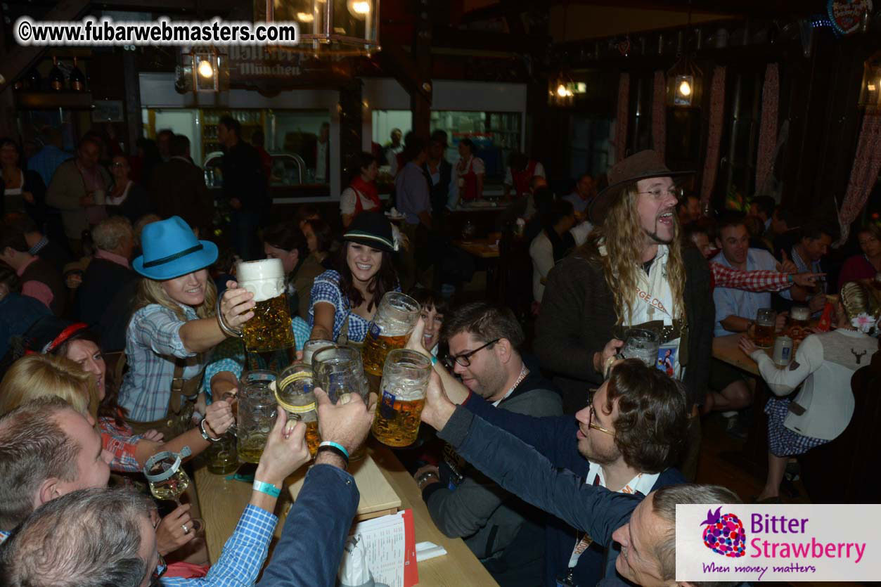 Seating in the legendary beer tent Zur Bratwurst