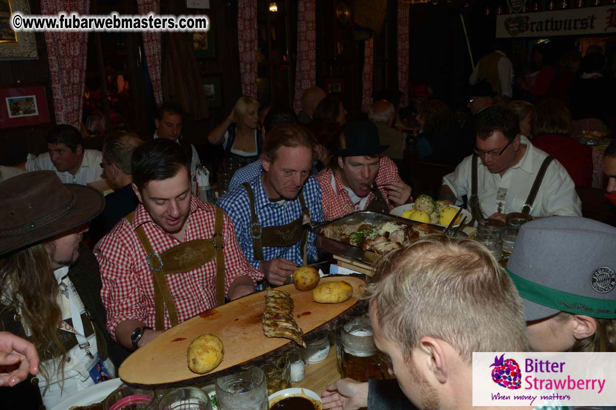 Seating in the legendary beer tent Zur Bratwurst