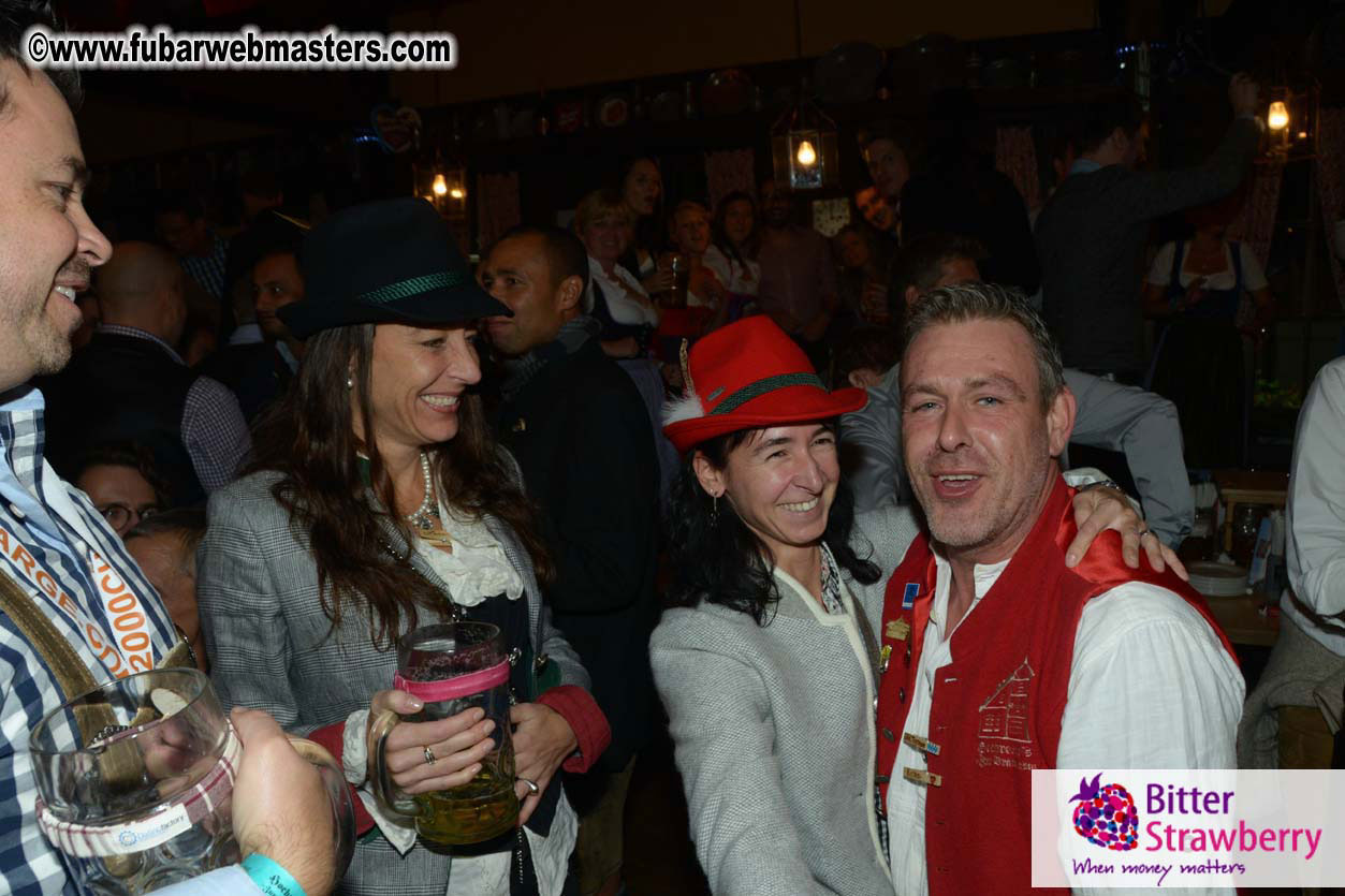 Seating in the legendary beer tent Zur Bratwurst