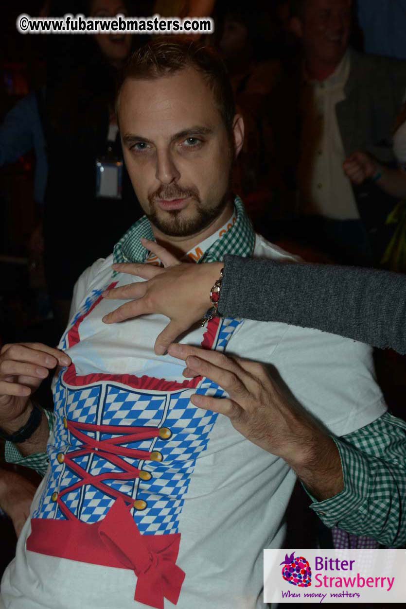 Seating in the legendary beer tent Zur Bratwurst