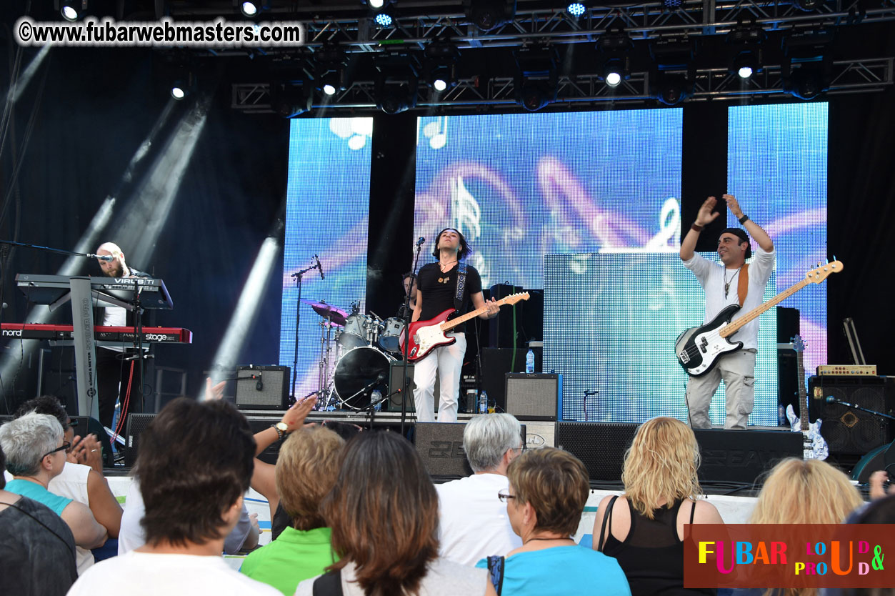 DECADES @ the Bud Light South Stage