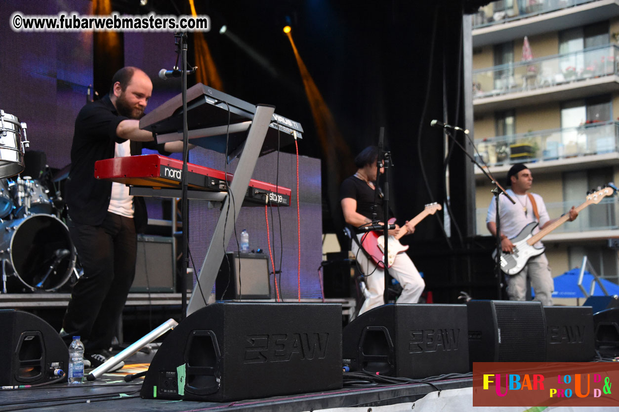 DECADES @ the Bud Light South Stage