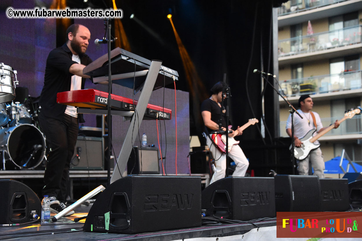 DECADES @ the Bud Light South Stage