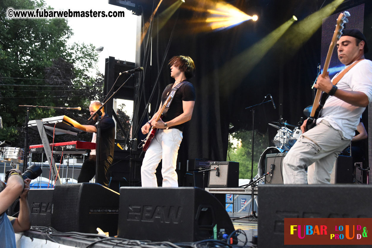 DECADES @ the Bud Light South Stage