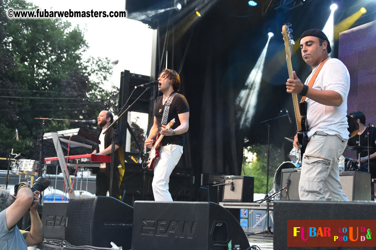 DECADES @ the Bud Light South Stage