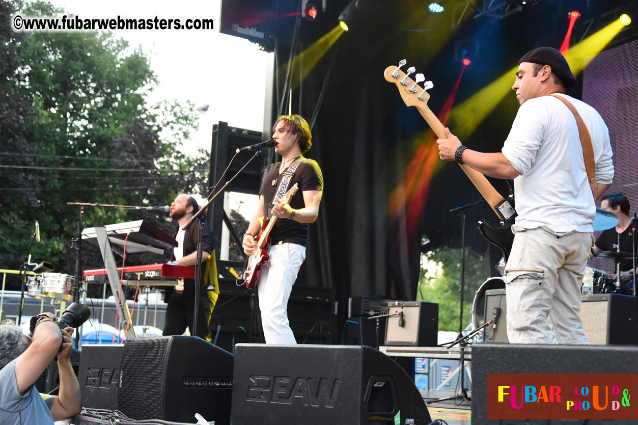 DECADES @ the Bud Light South Stage