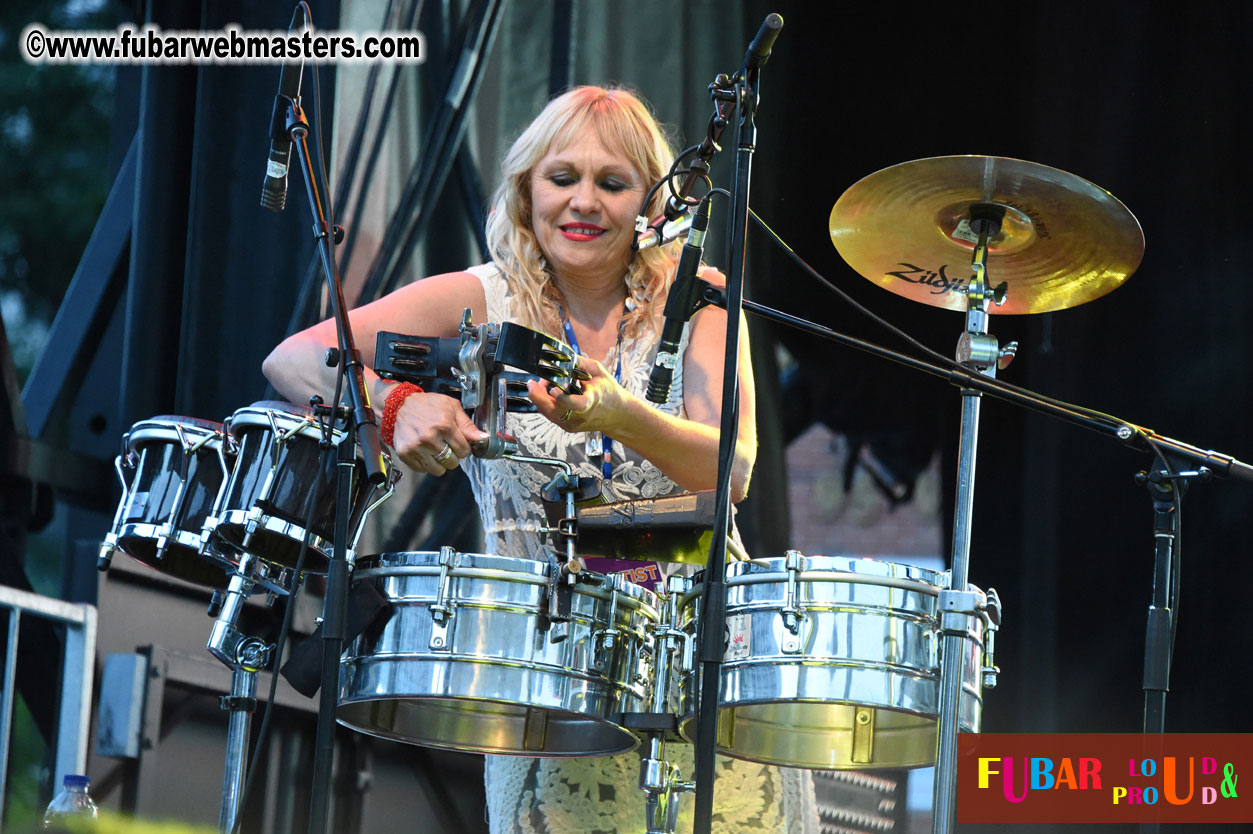 DECADES @ the Bud Light South Stage