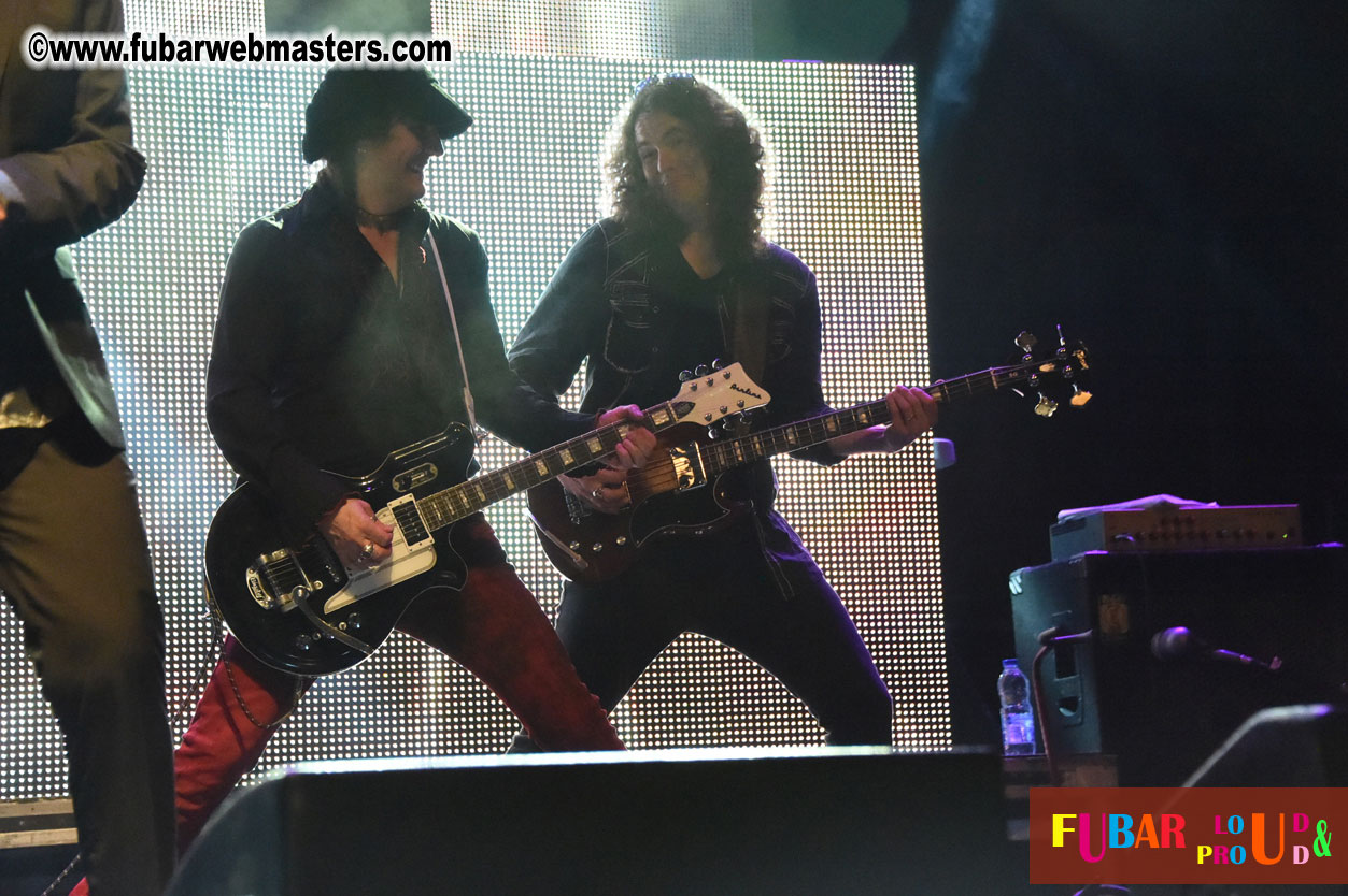 DECADES @ the Bud Light South Stage