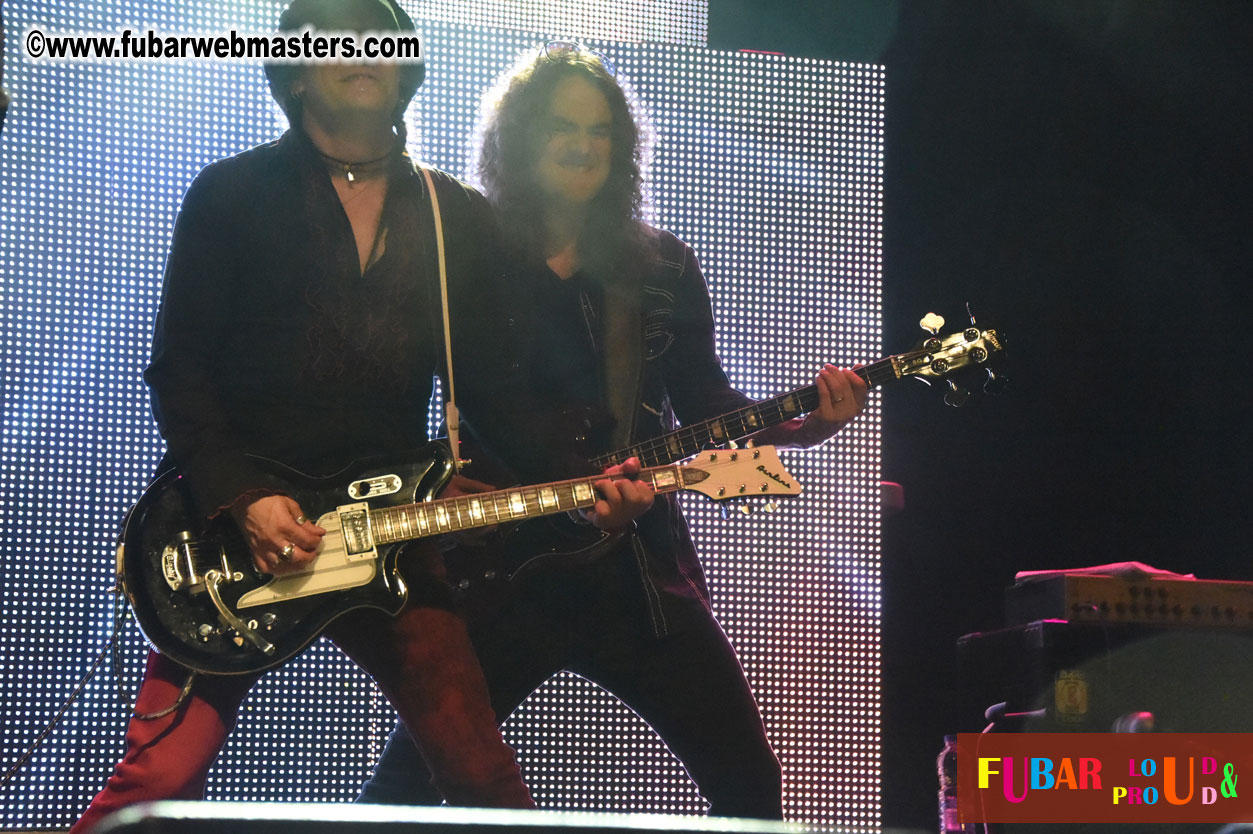 DECADES @ the Bud Light South Stage