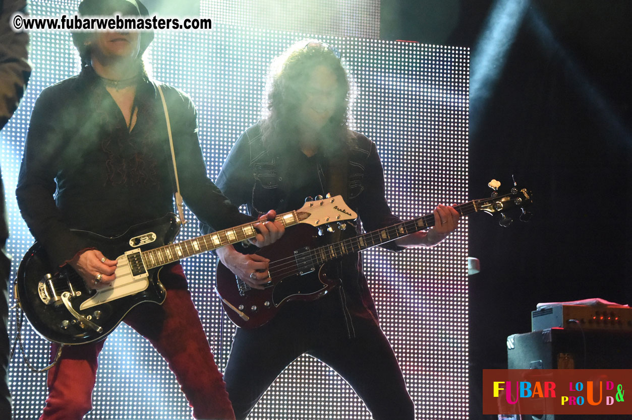 DECADES @ the Bud Light South Stage