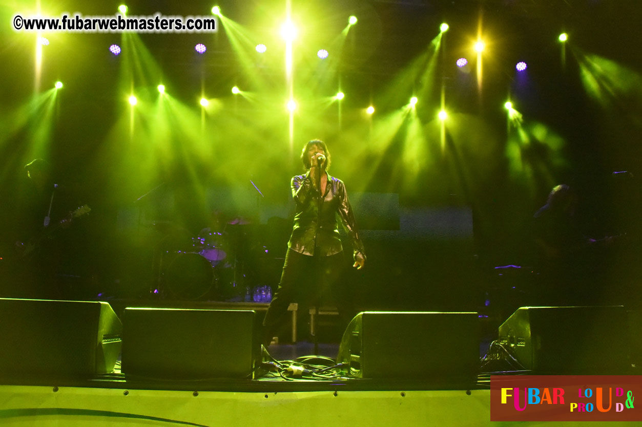 DECADES @ the Bud Light South Stage