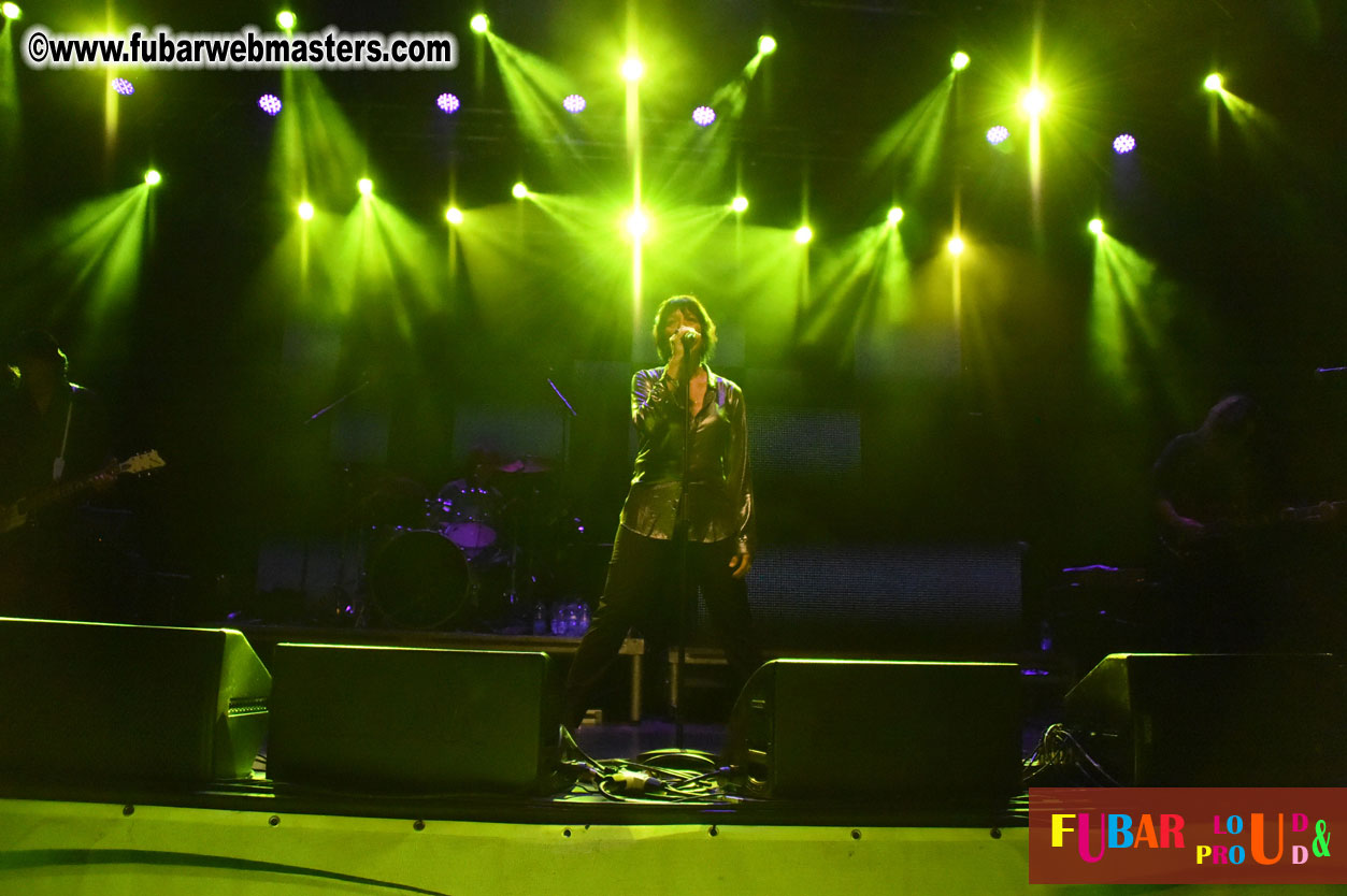 DECADES @ the Bud Light South Stage